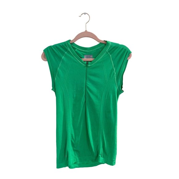 Athleta Tops - Athleta green zip front sleeveless workout shirt size M